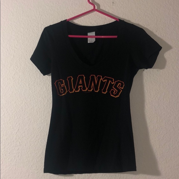 SF Giants Vneck Tee - Picture 2 of 3